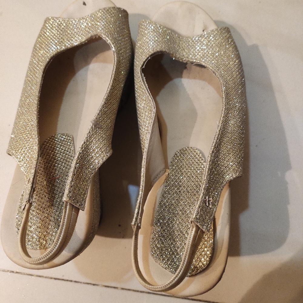 Party wear wedges sandals for girls - Picture 5 of 7